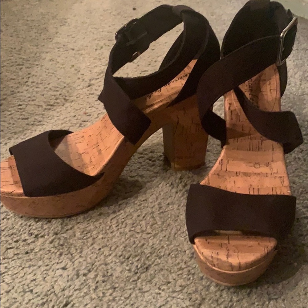 Black block heel